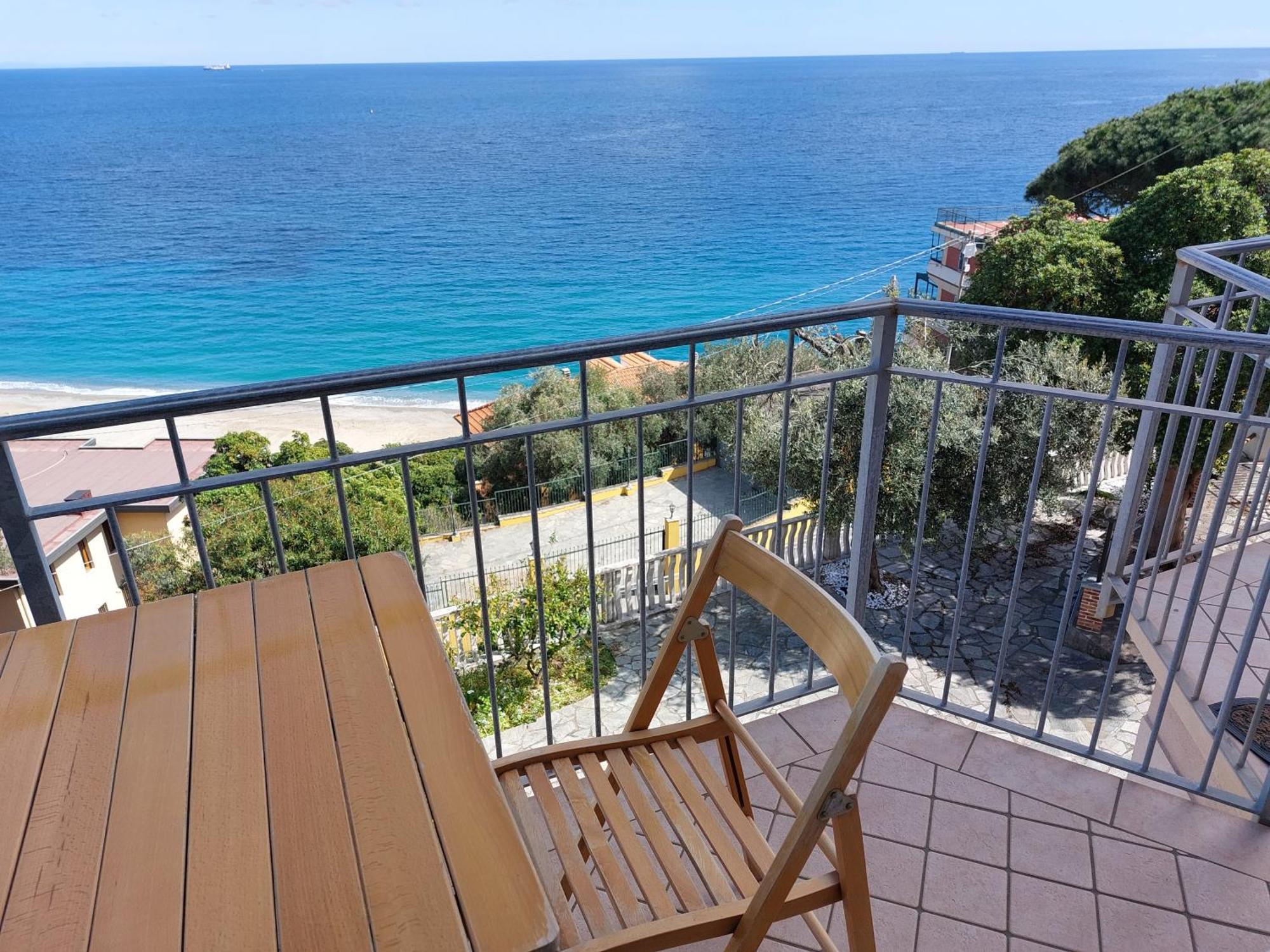 Una Finestra Sul Mare Home 1 Bergeggi Exterior foto